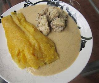 Kouakoukou ou Macabo râpé sauce blanche